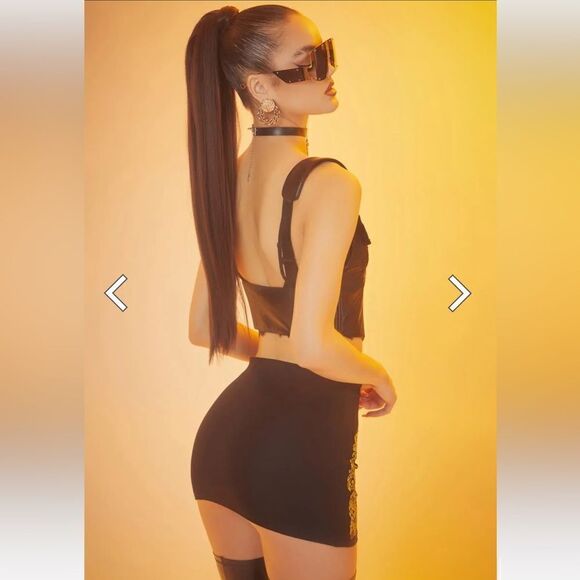 HOROSCOPEZ Bold Beauty Underbust Corset Top & Embroidered Mini Skirt Set - Picture 9 of 13